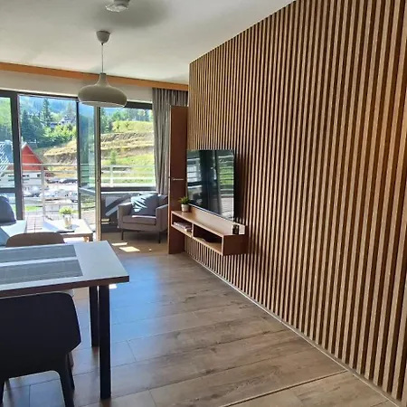 아파트 Z Widokiem Na Sniezke 카르파츠